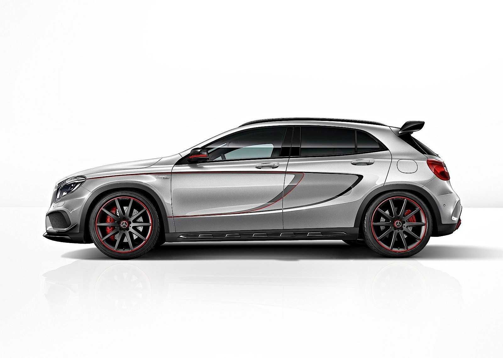 Mercedes-Amg Gla photo 10