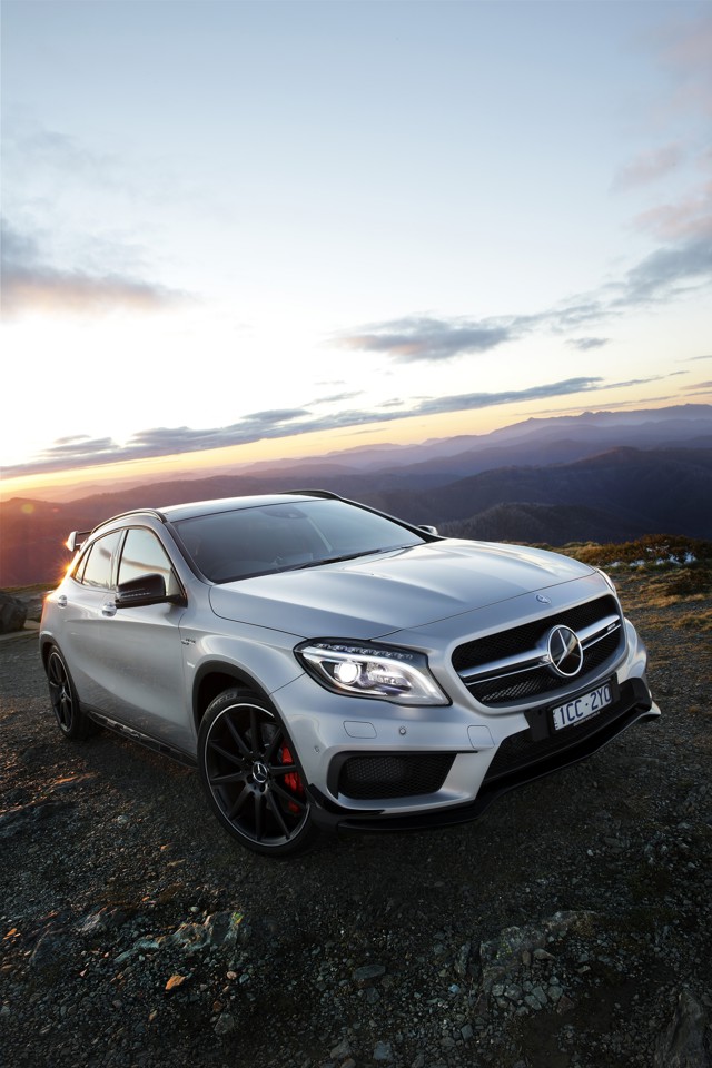 Mercedes-Amg Gla photo 16