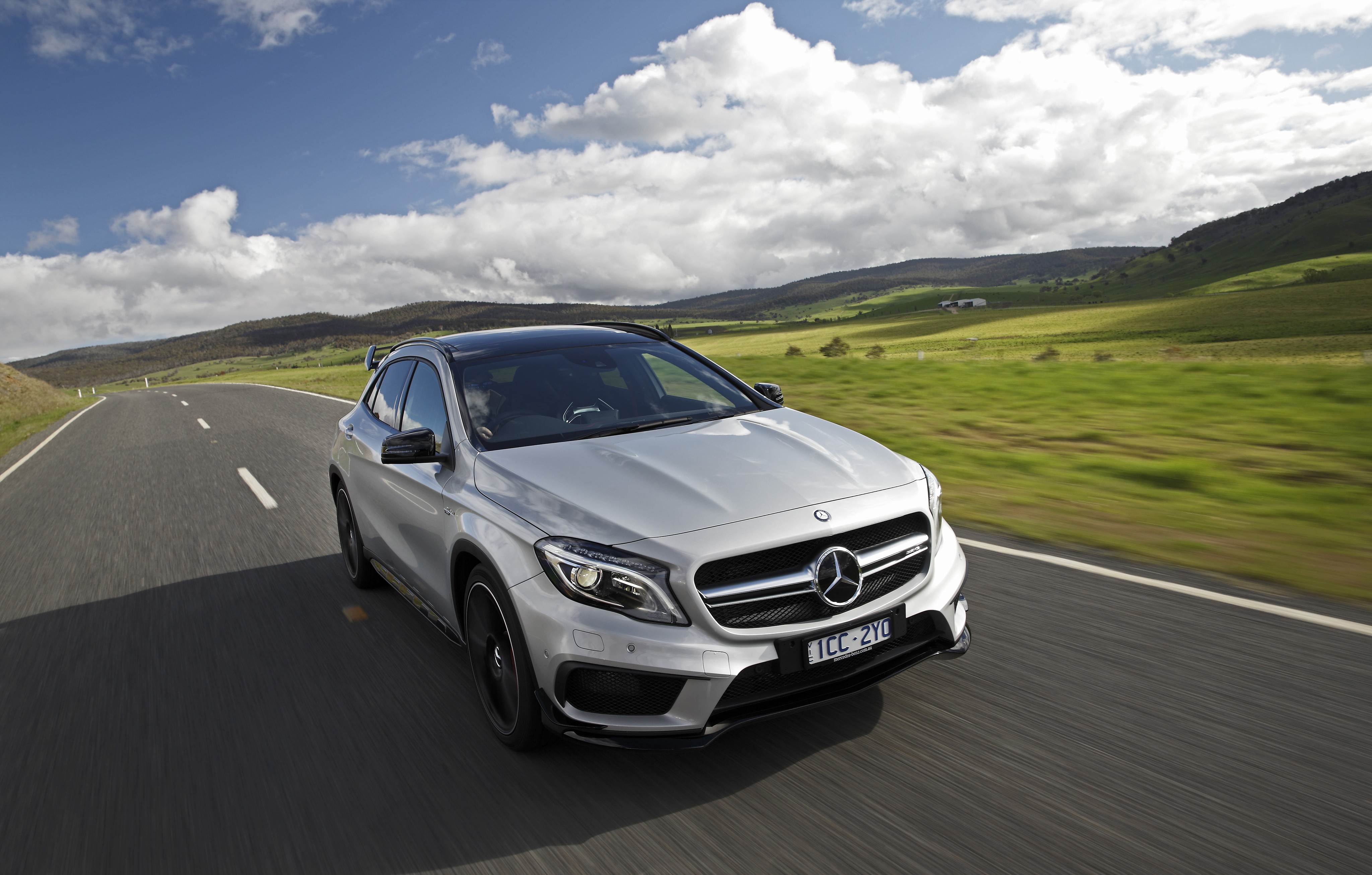 Mercedes-Amg Gla photo 17