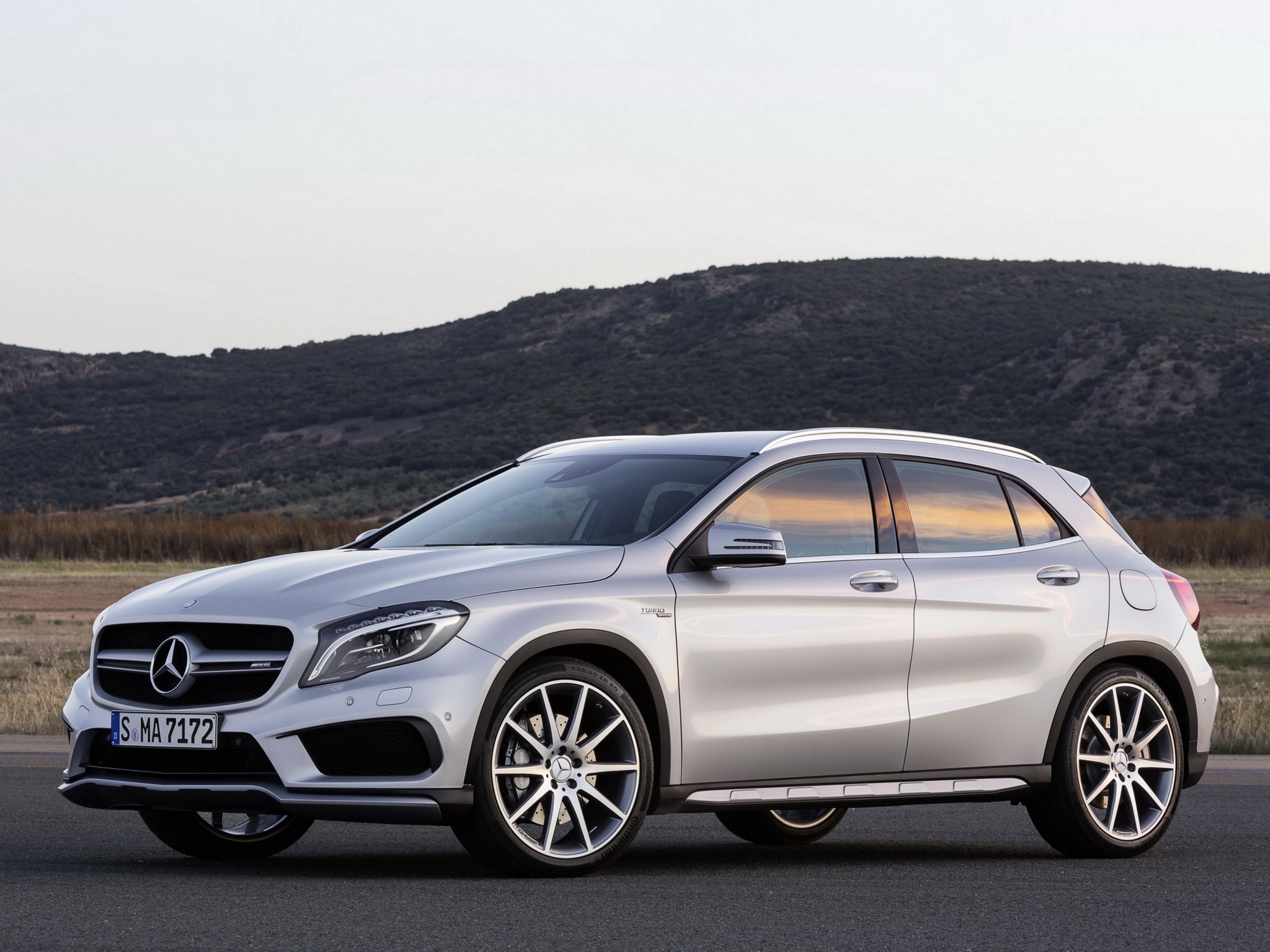 Mercedes-Amg Gla photo 31