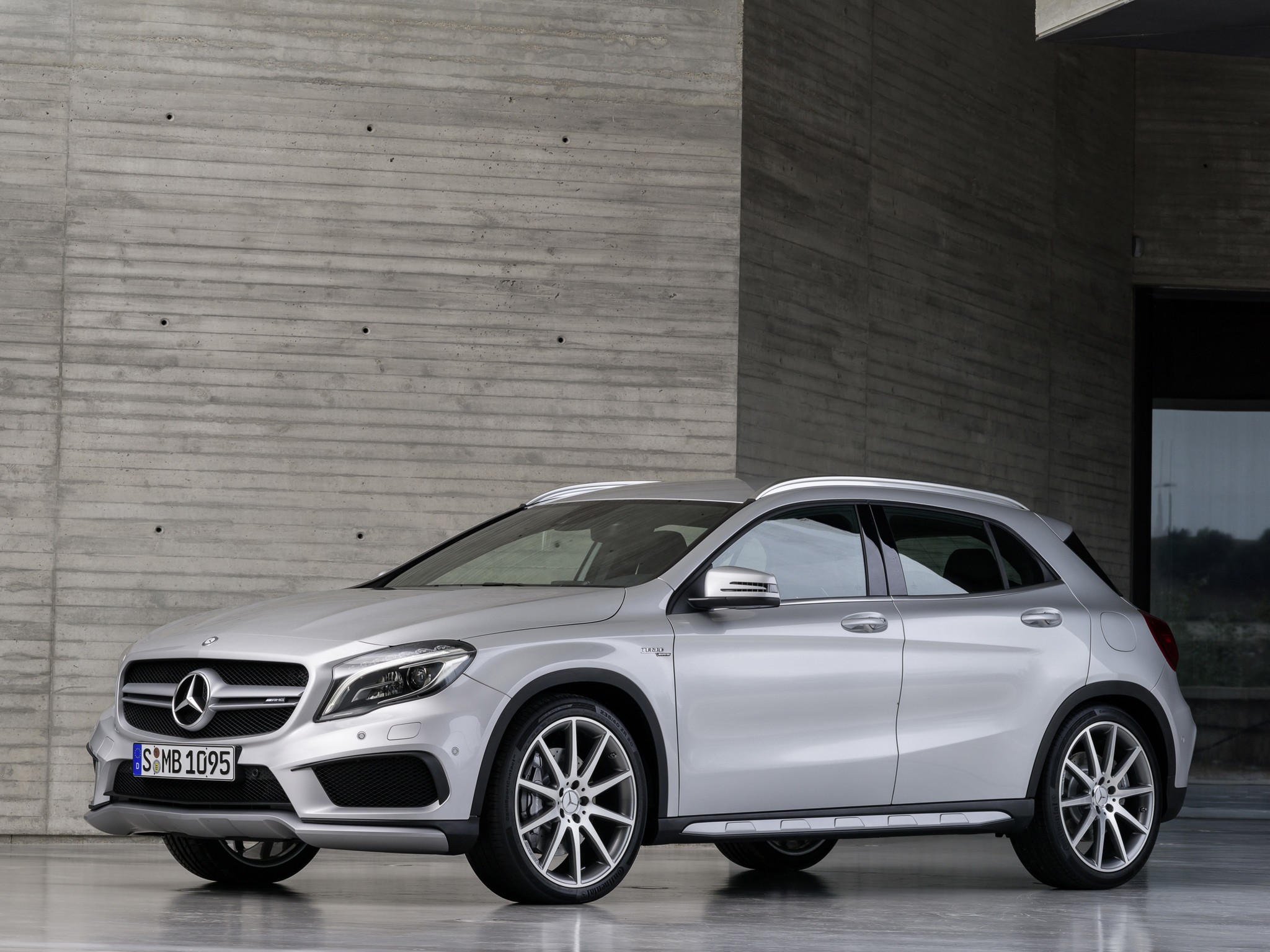 Mercedes-Amg Gla photo 43