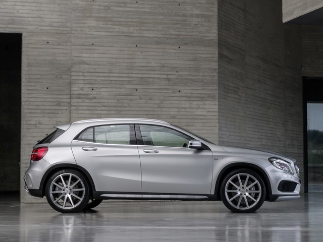 Mercedes-Amg Gla photo 44