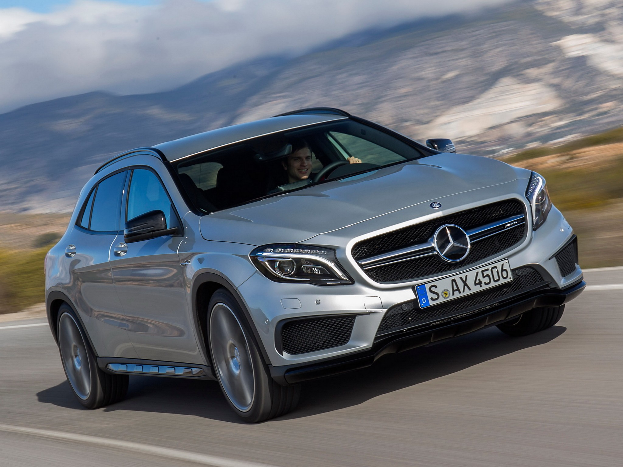 Mercedes-Amg Gla photo 51