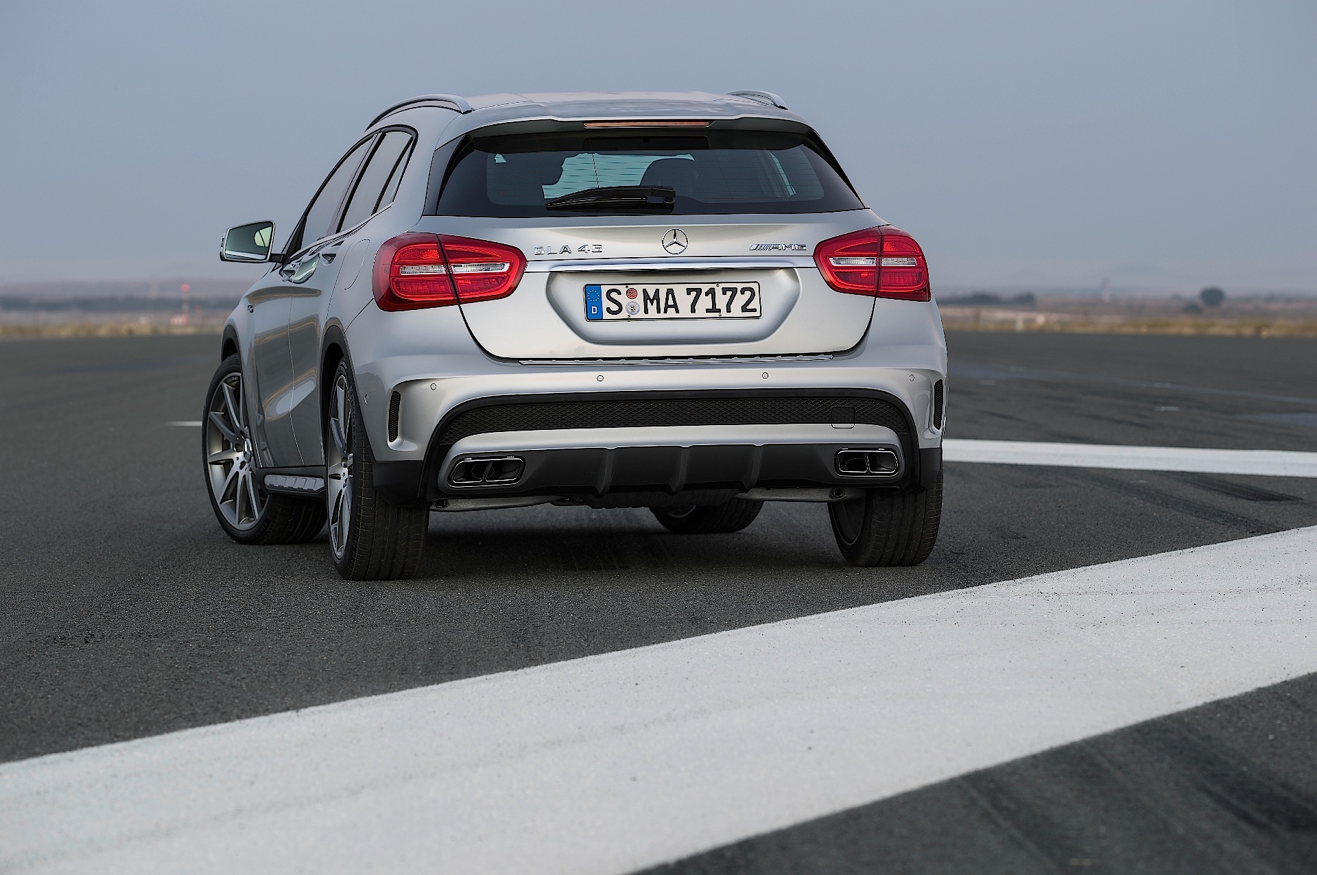 Mercedes-Amg Gla photo 4