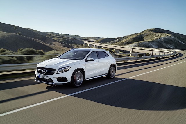 Mercedes-Amg Gla photo 1
