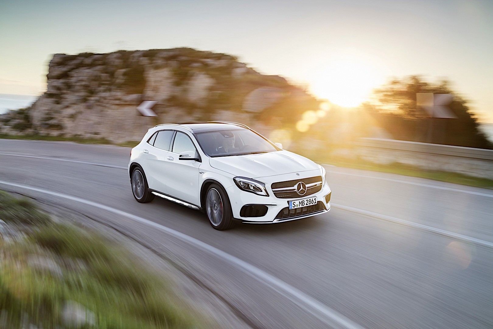 Mercedes-Amg Gla photo 3