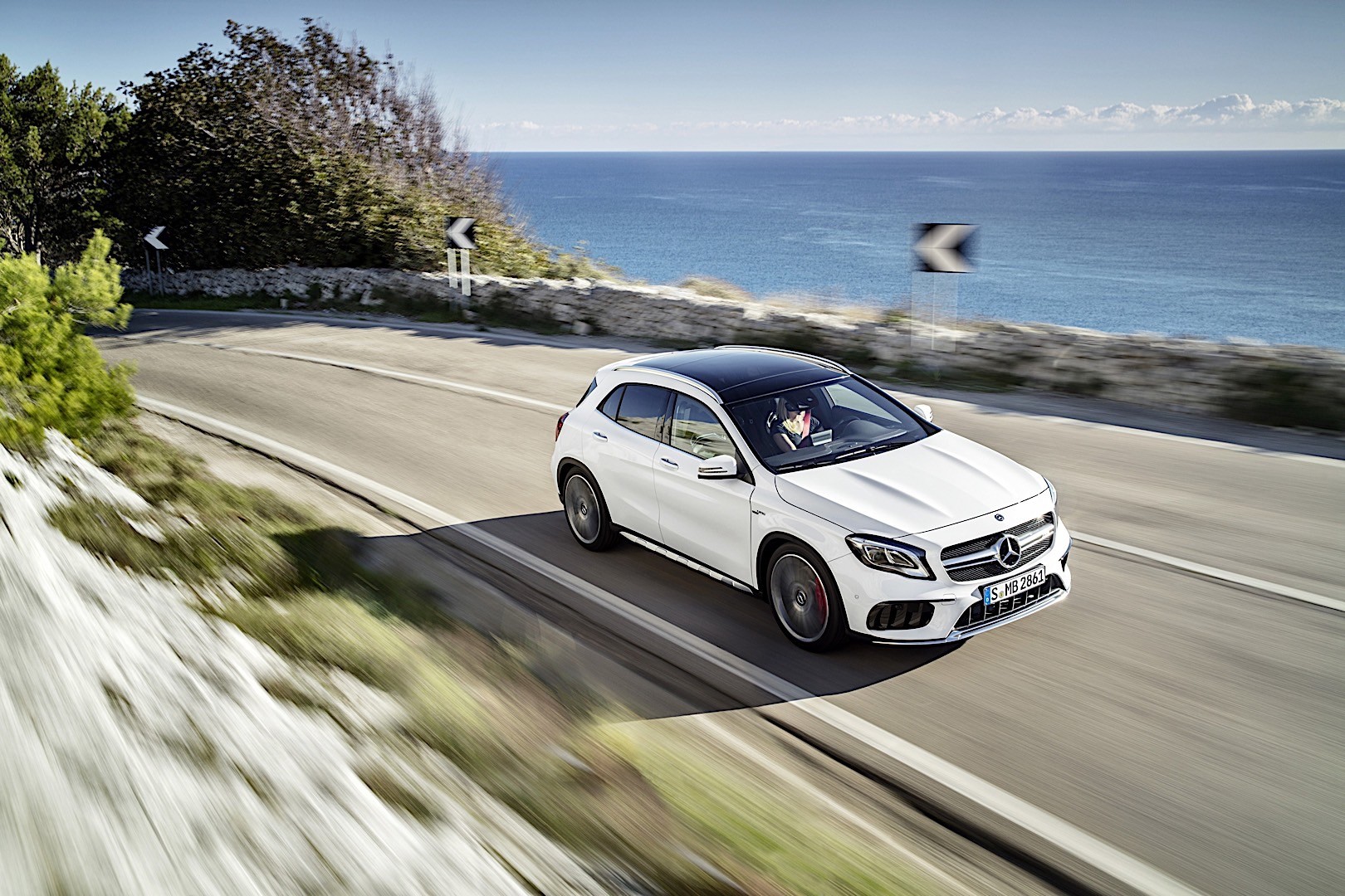 Mercedes-Amg Gla photo 5