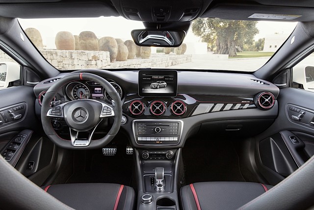 Mercedes-Amg Gla photo 31
