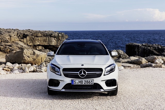 Mercedes-Amg Gla photo 12