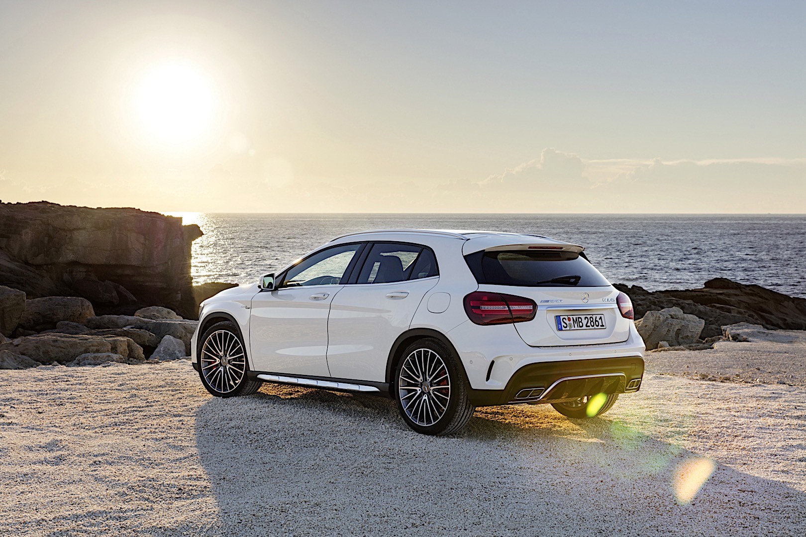 Mercedes-Amg Gla photo 16
