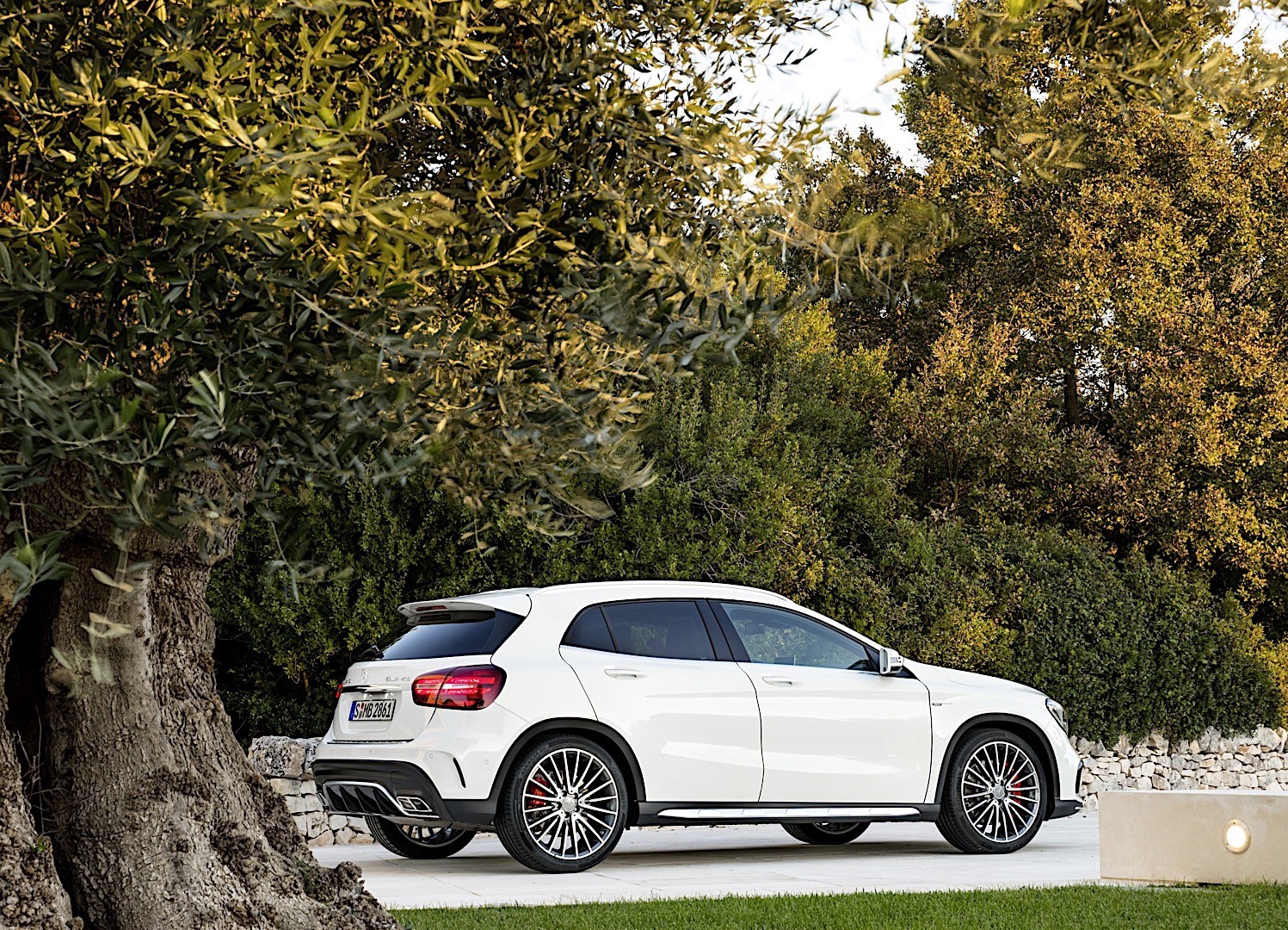 Mercedes-Amg Gla photo 21