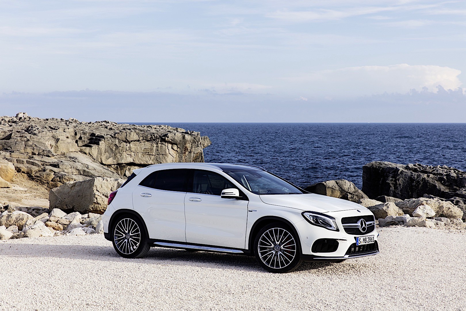 Mercedes-Amg Gla photo 22