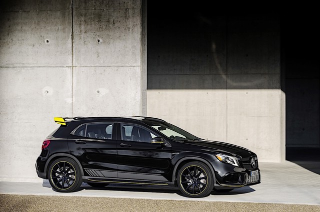Mercedes-Amg Gla photo 25