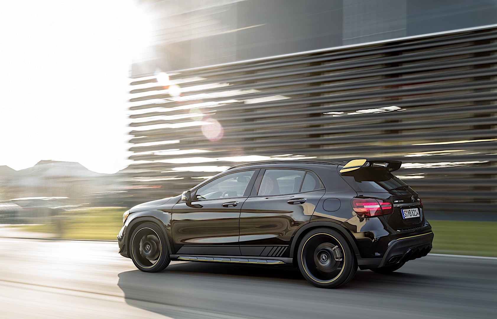 Mercedes-Amg Gla photo 27