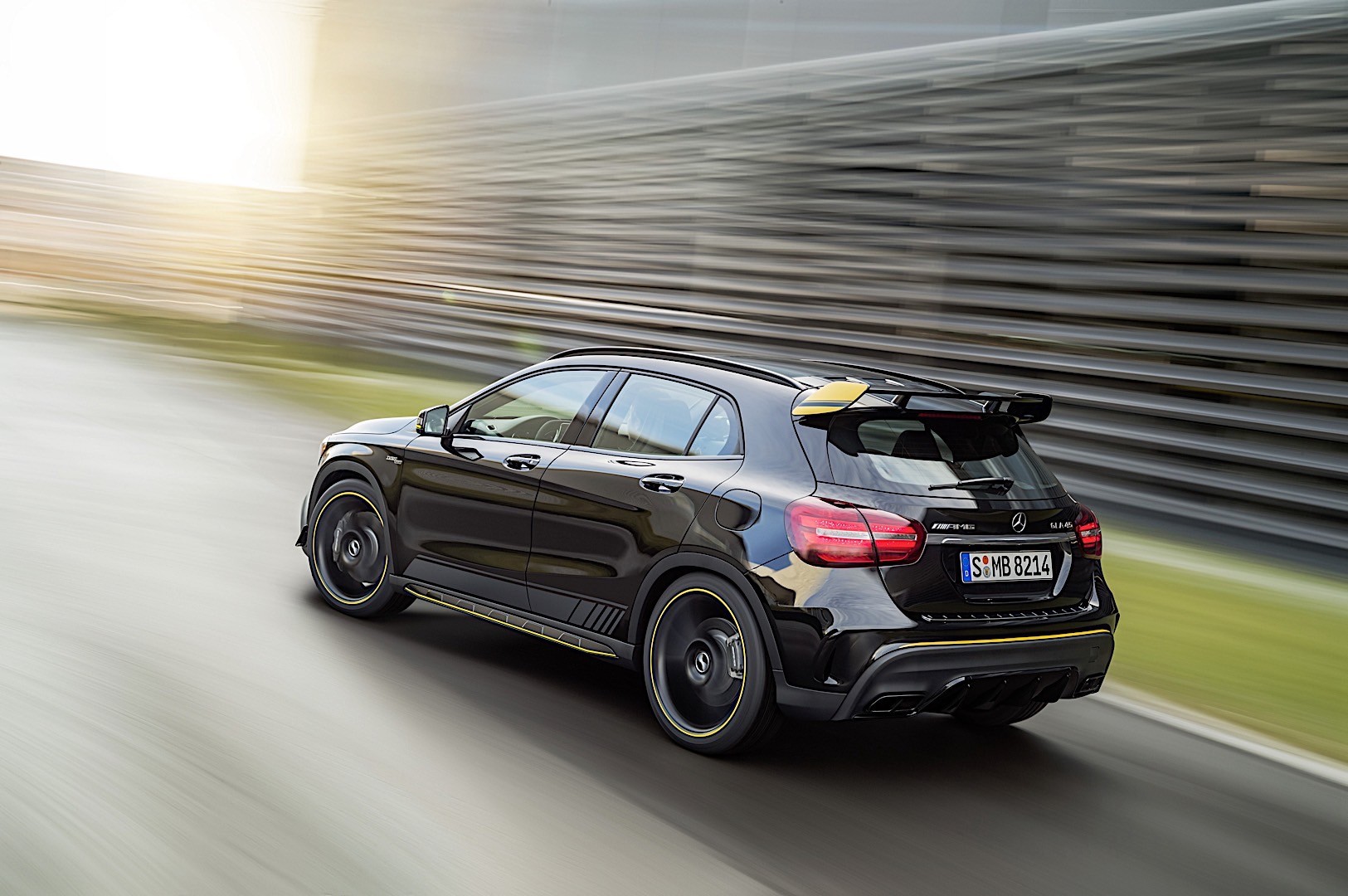 Mercedes-Amg Gla photo 29