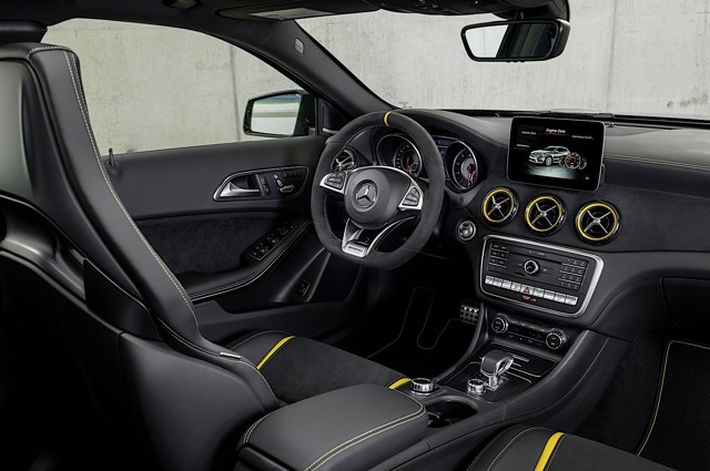 Mercedes-Amg Gla photo 33