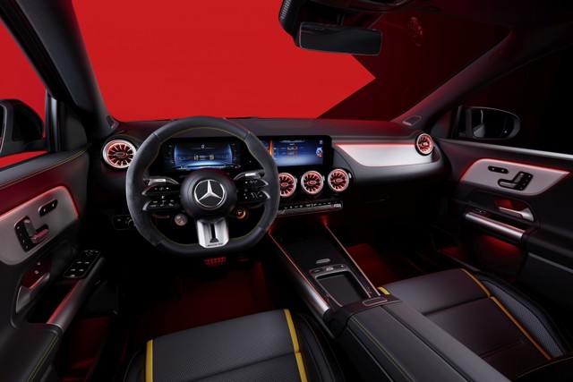 Mercedes-Amg Gla photo 9