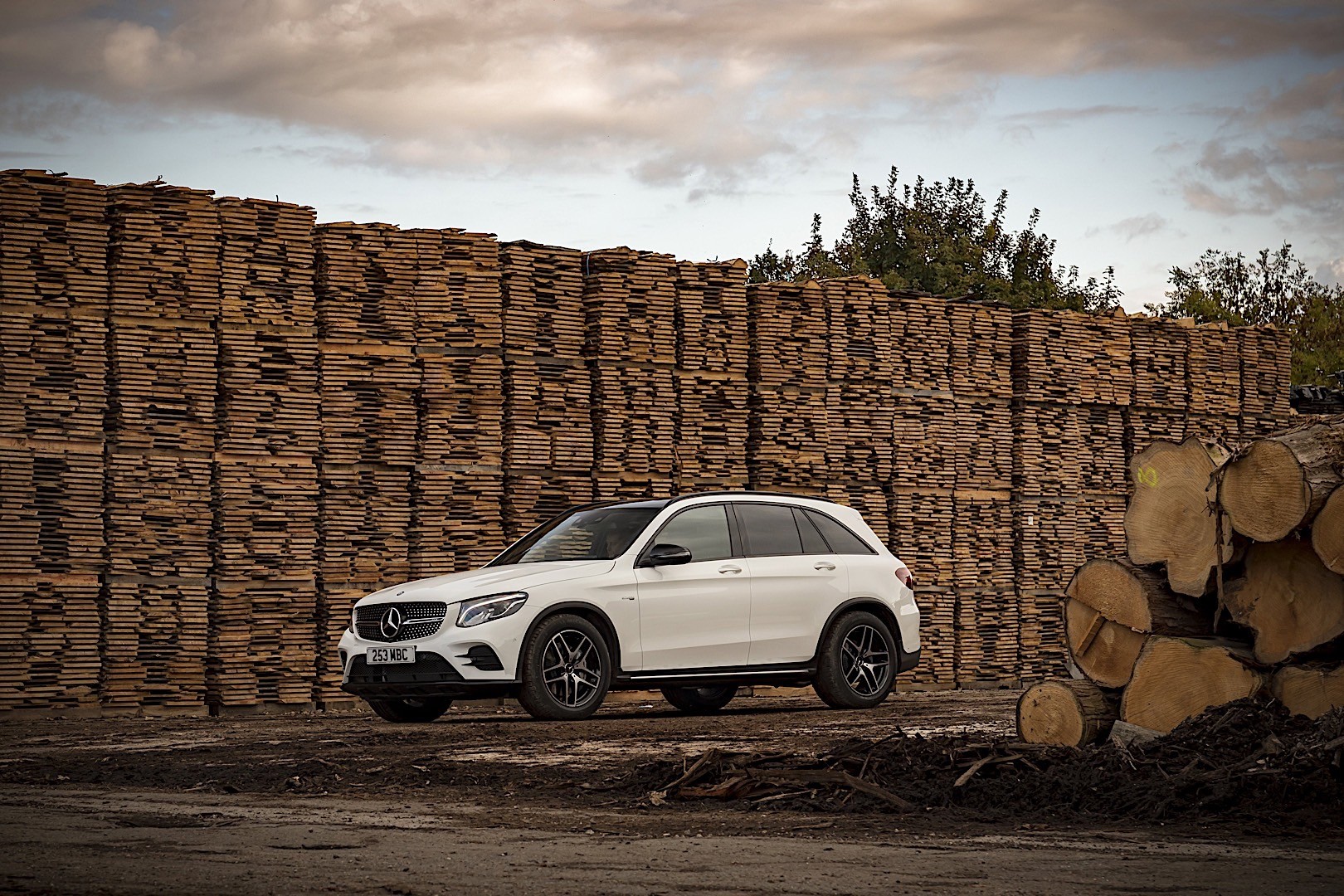 Mercedes-Amg Glc-Class photo 2