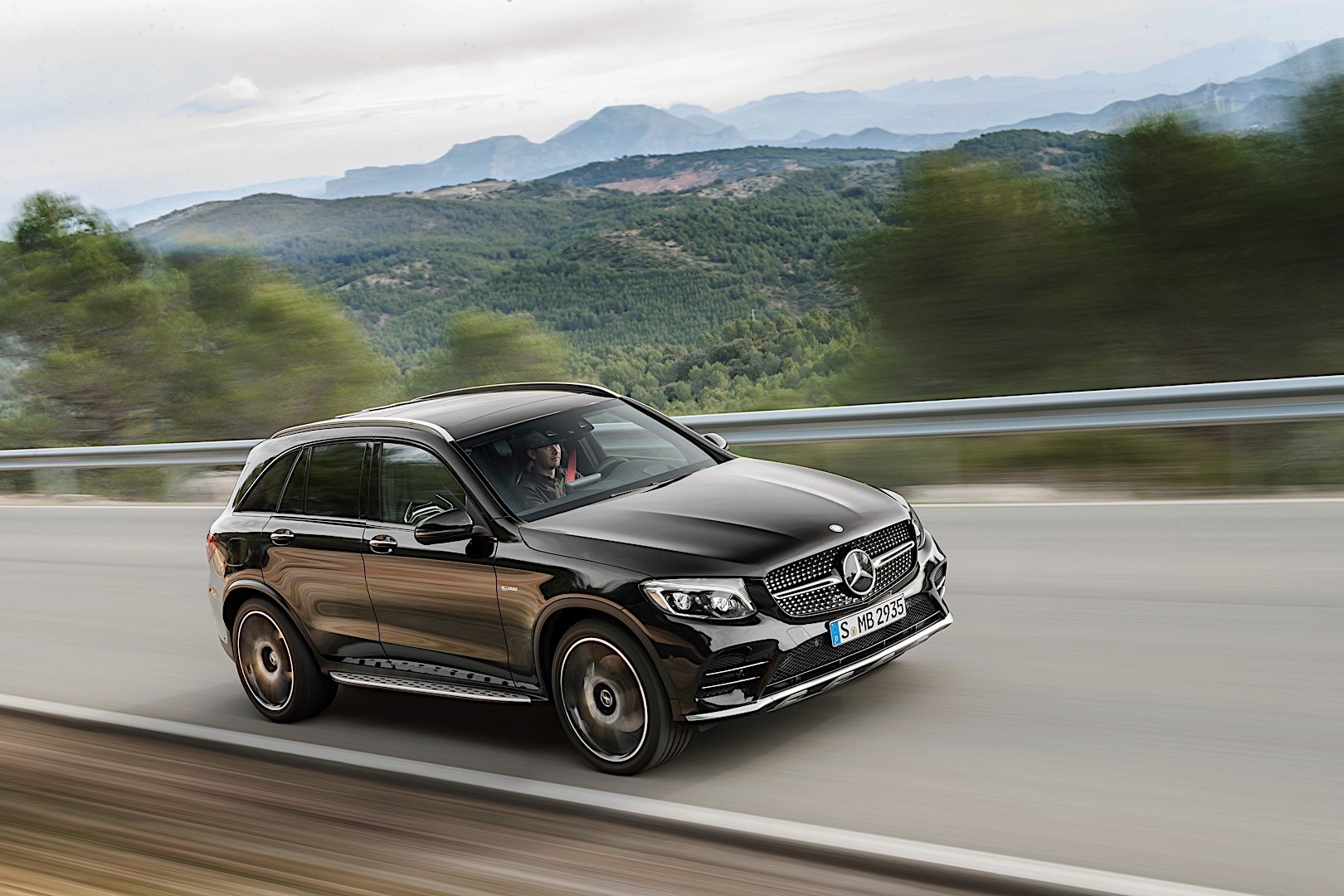 Mercedes-Amg Glc-Class photo 16