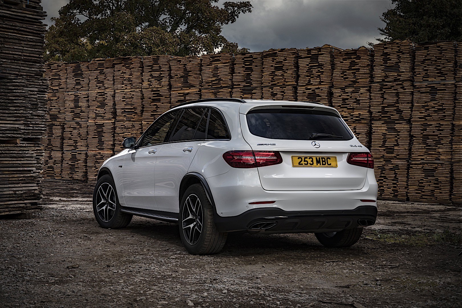 Mercedes-Amg Glc-Class photo 36