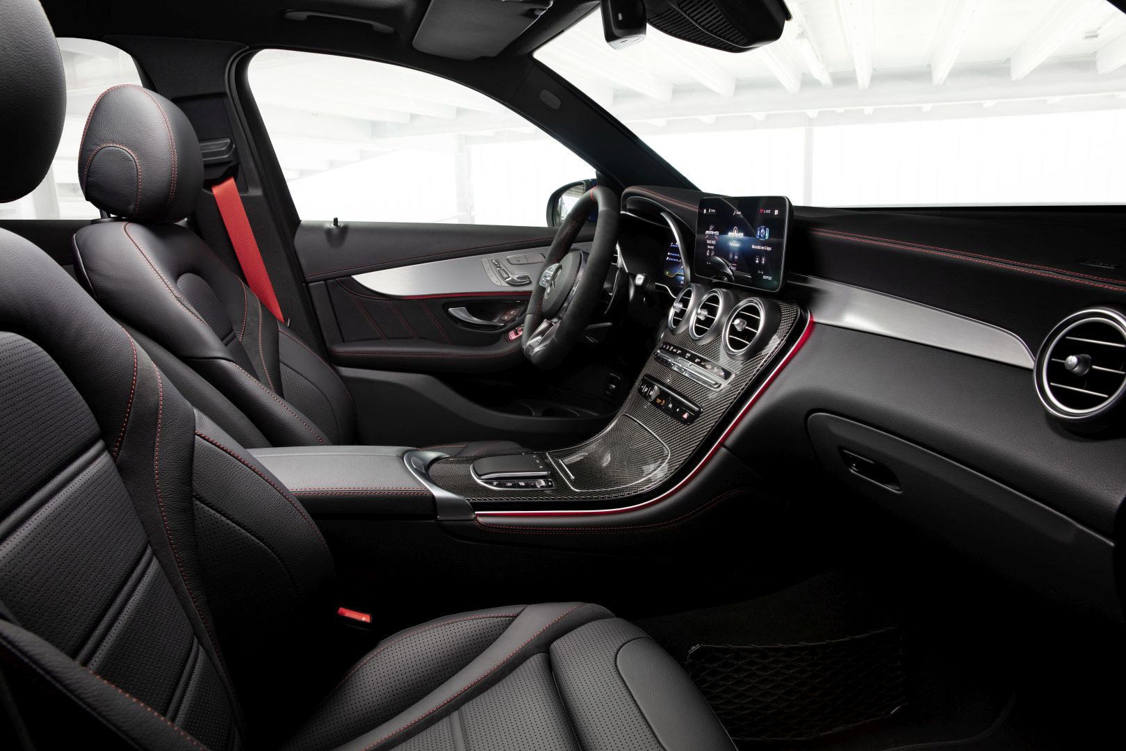 Mercedes-Amg Glc-Class photo 19