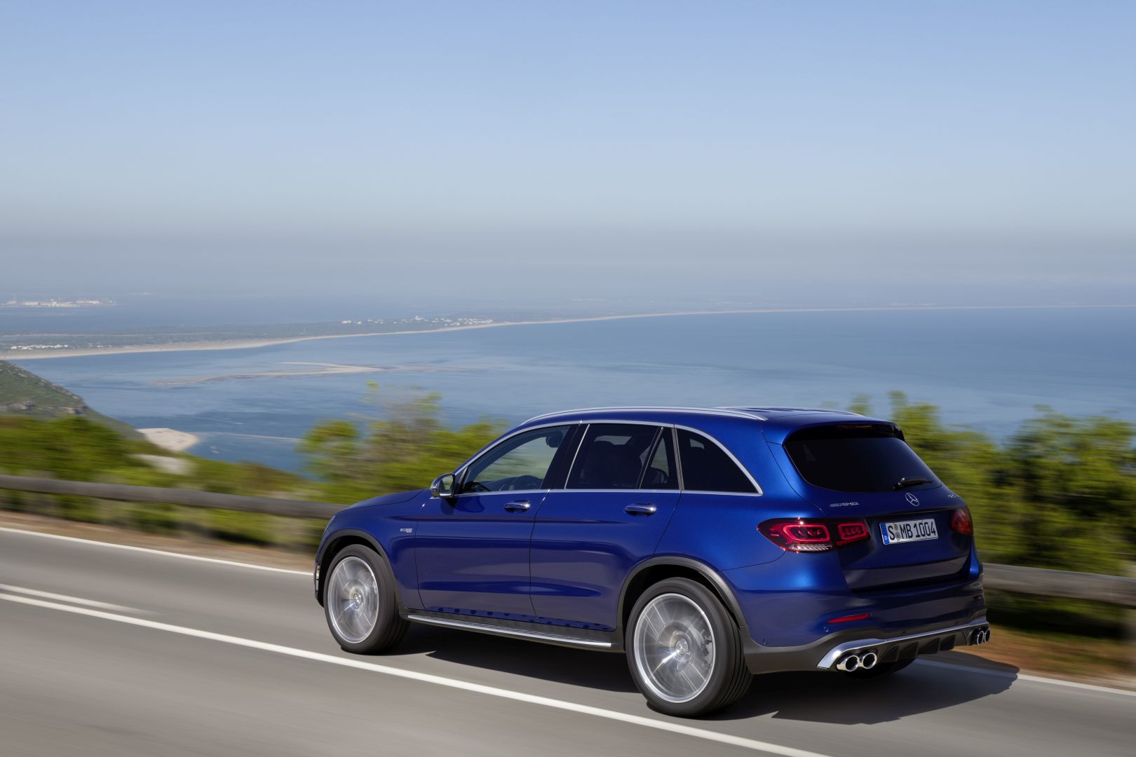 Mercedes-Amg Glc-Class photo 2