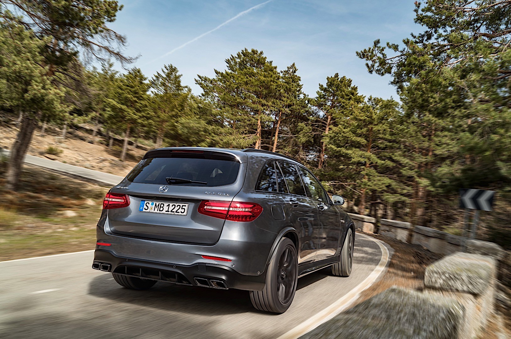 Mercedes-Amg Glc-Class photo 9