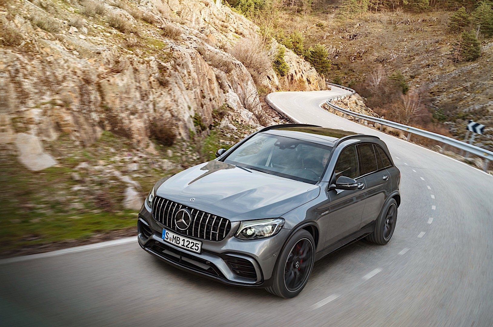 Mercedes-Amg Glc-Class photo 14