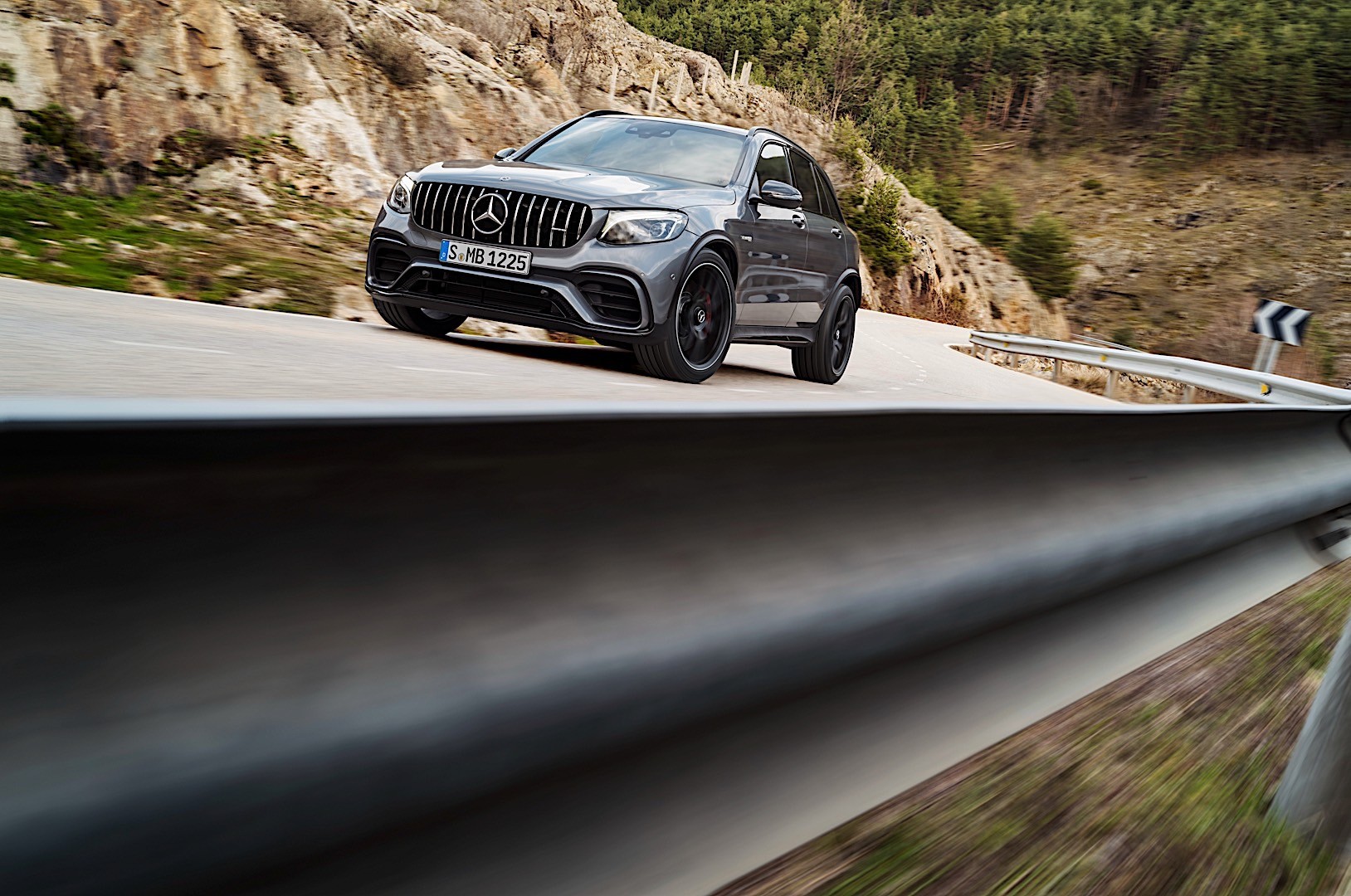 Mercedes-Amg Glc-Class photo 21