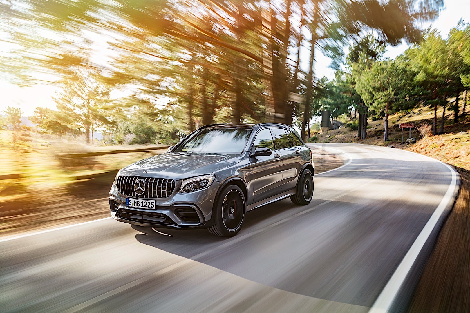 Mercedes-Amg Glc-Class photo 2