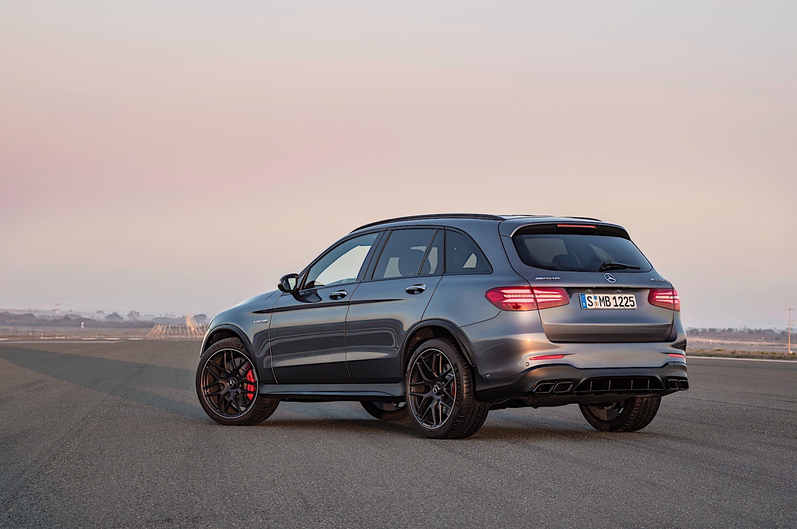 Mercedes-Amg Glc-Class photo 7
