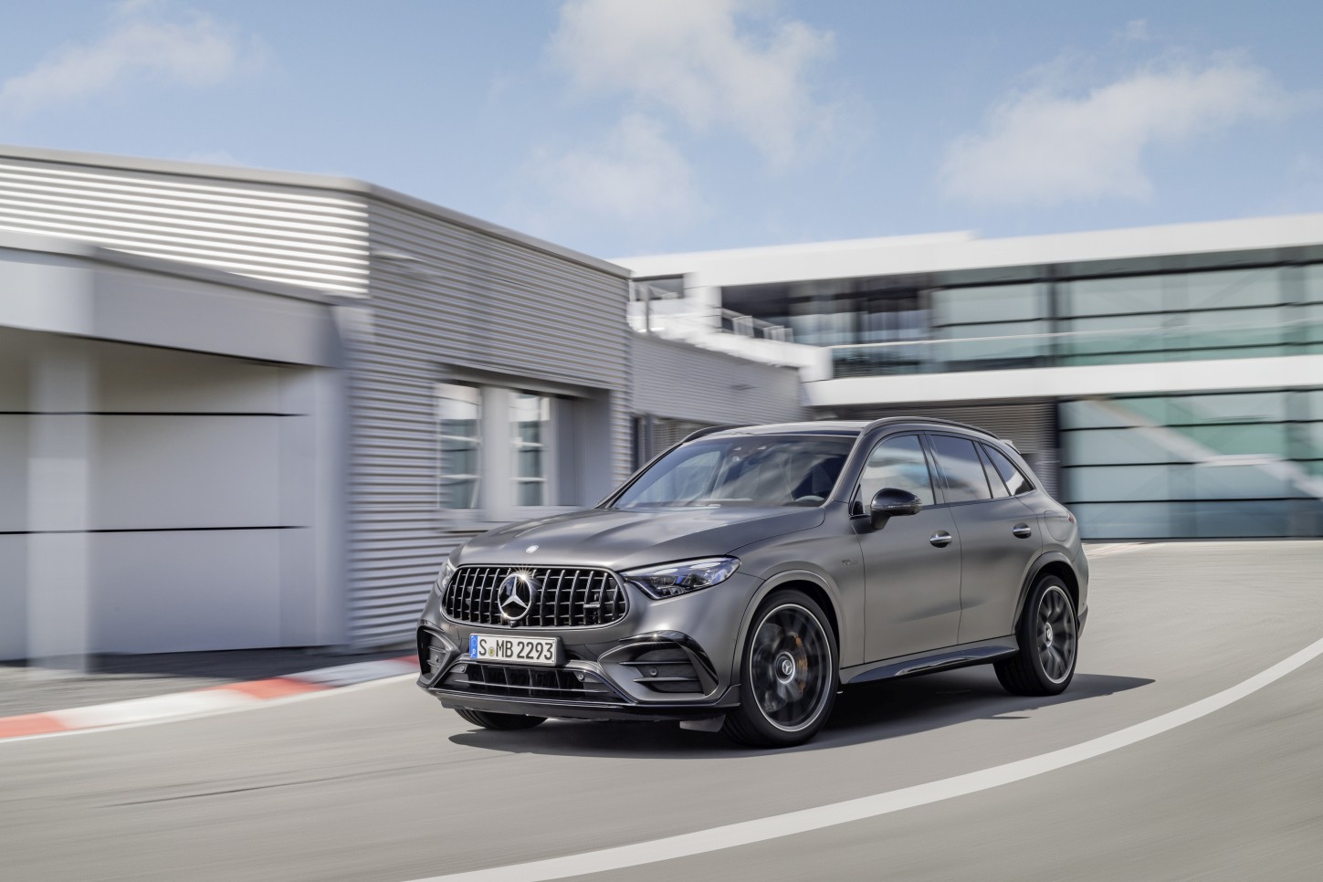 Mercedes-Amg Glc-Class photo 3
