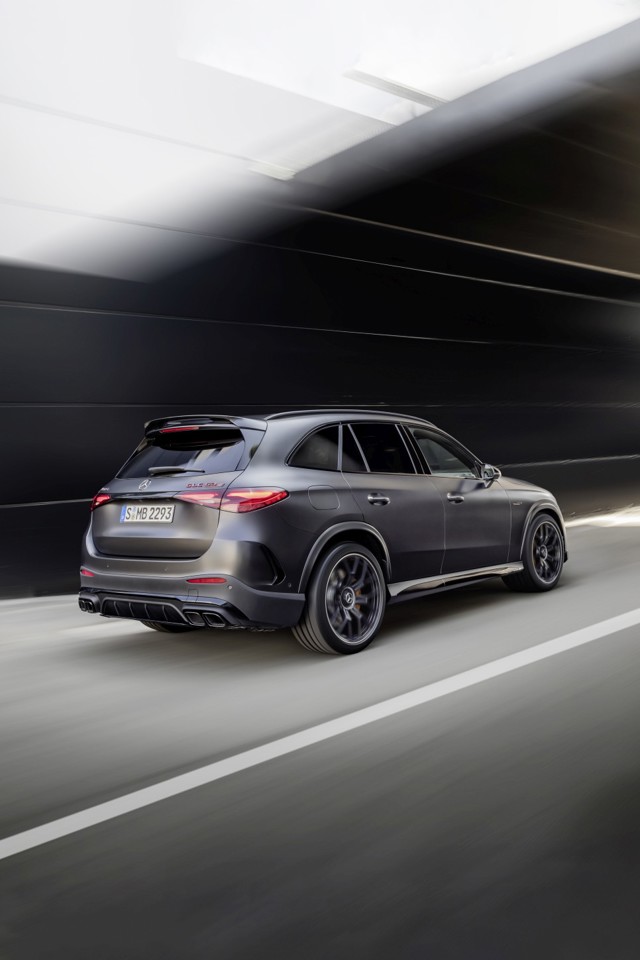 Mercedes-Amg Glc-Class photo 12
