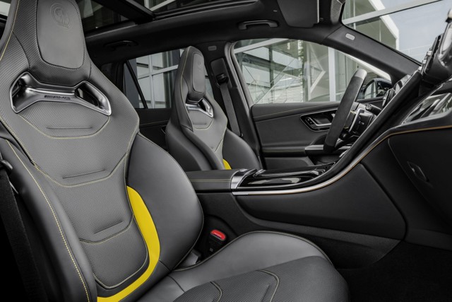 Mercedes-Amg Glc-Class photo 33