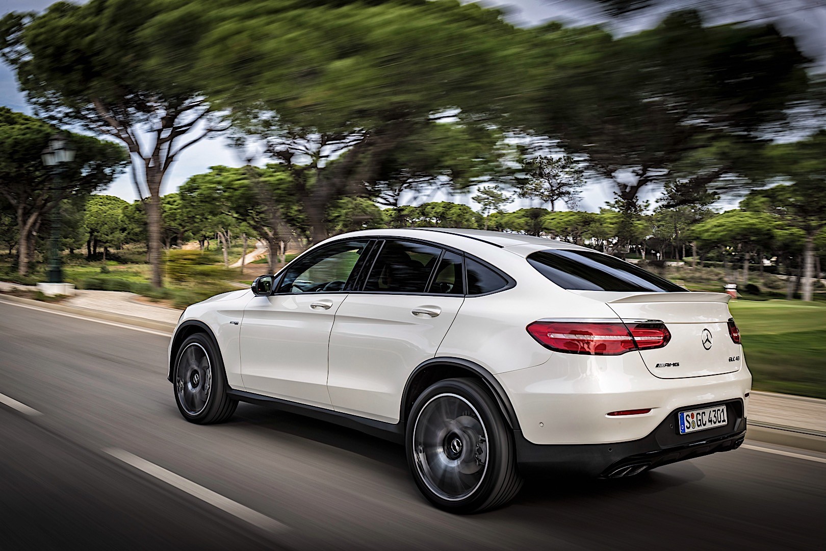 Mercedes-Amg Glc Coupe photo 23