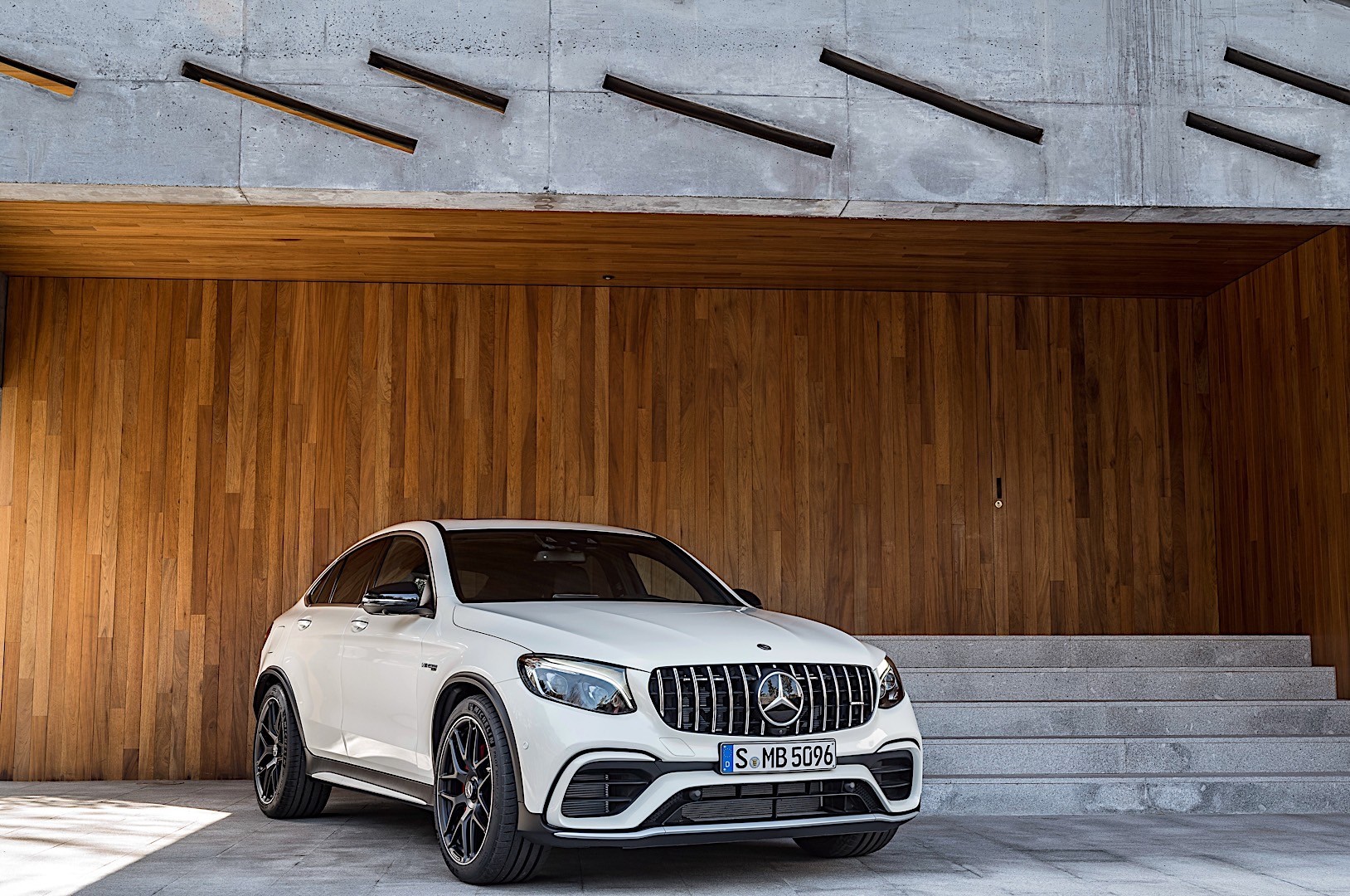 Mercedes-Amg Glc Coupe photo 3