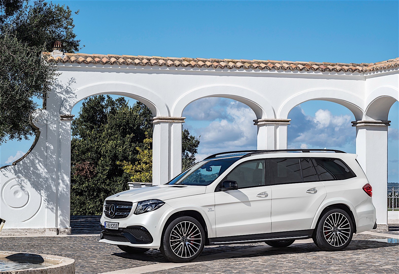Mercedes-Amg Gls- Class photo 5