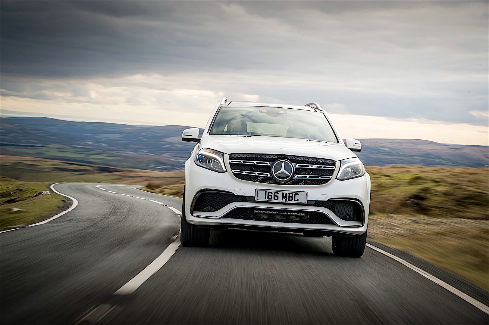 Mercedes-Amg Gls- Class photo 14
