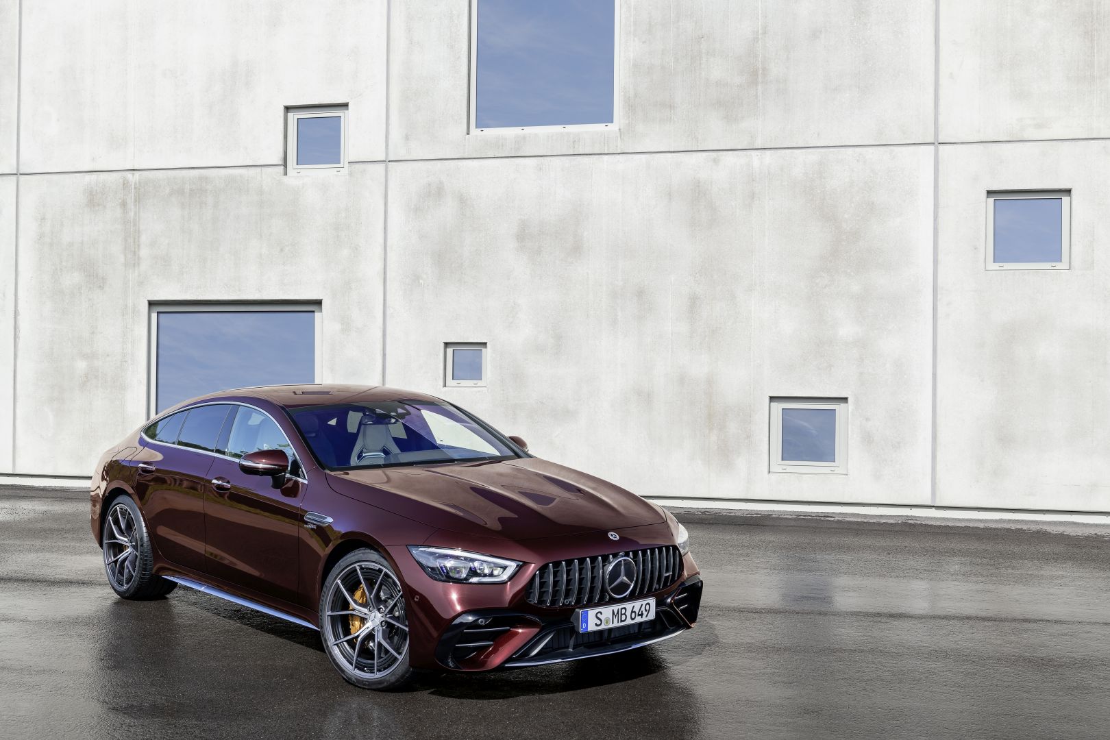 Mercedes-Amg Gt 4-Door Coupe photo 2