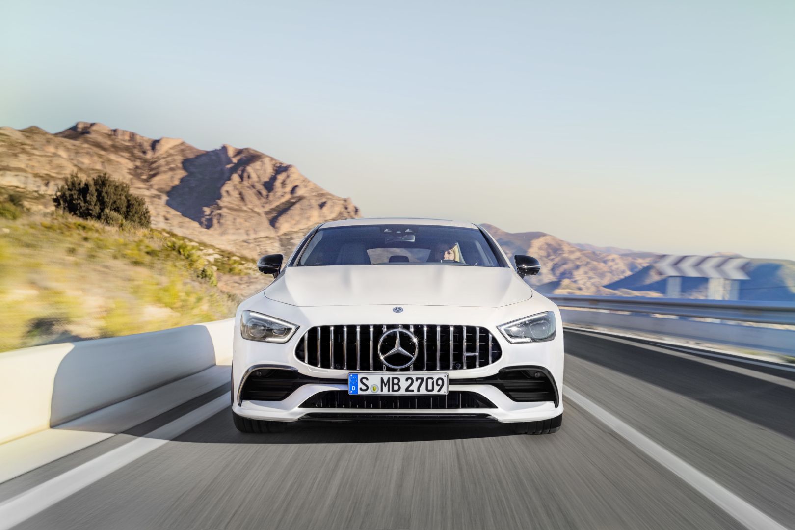Mercedes-Amg Gt 4-Door Coupe photo 3