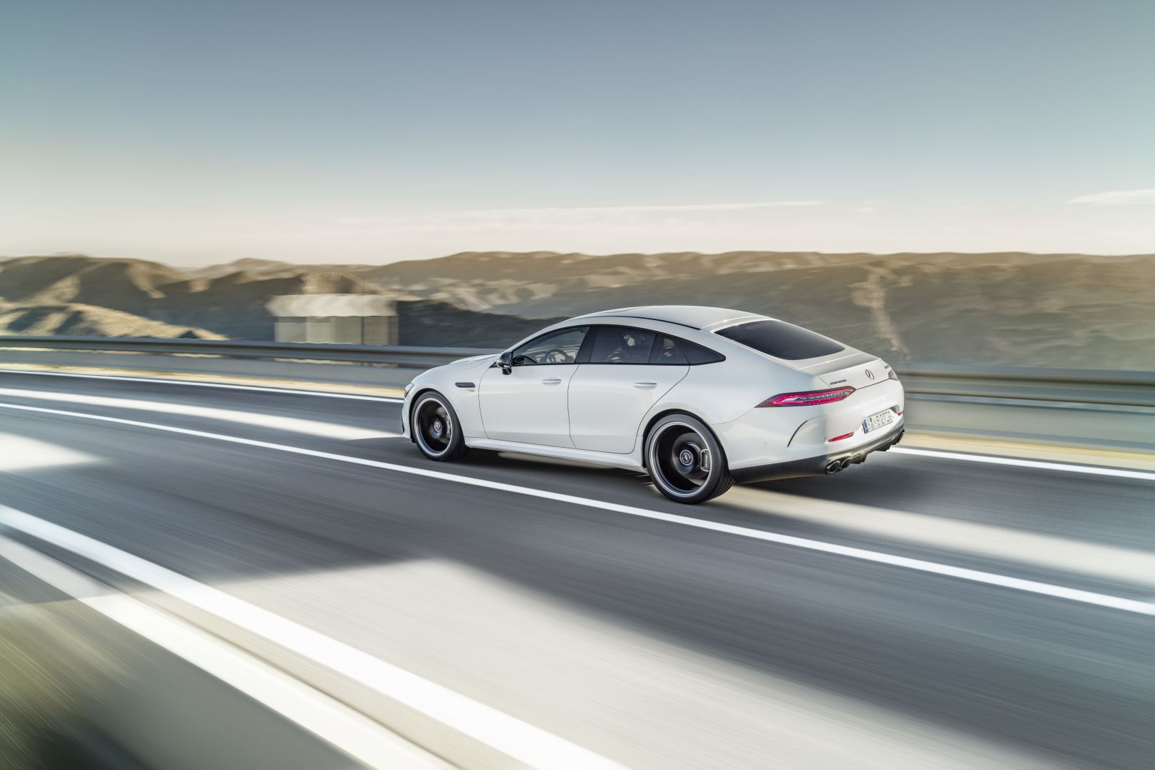Mercedes-Amg Gt 4-Door Coupe photo 4