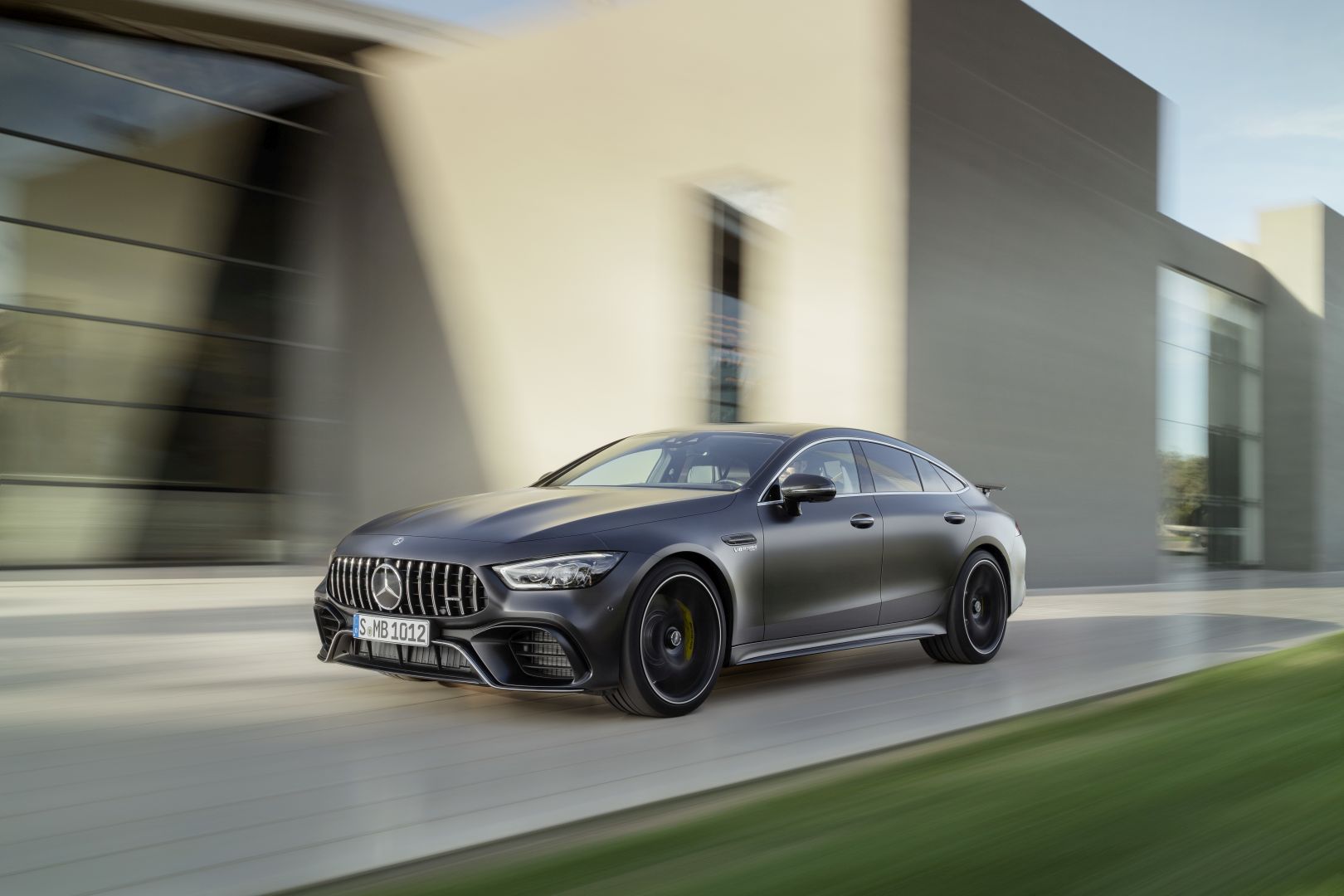 Mercedes-Amg Gt 4-Door Coupe photo 3