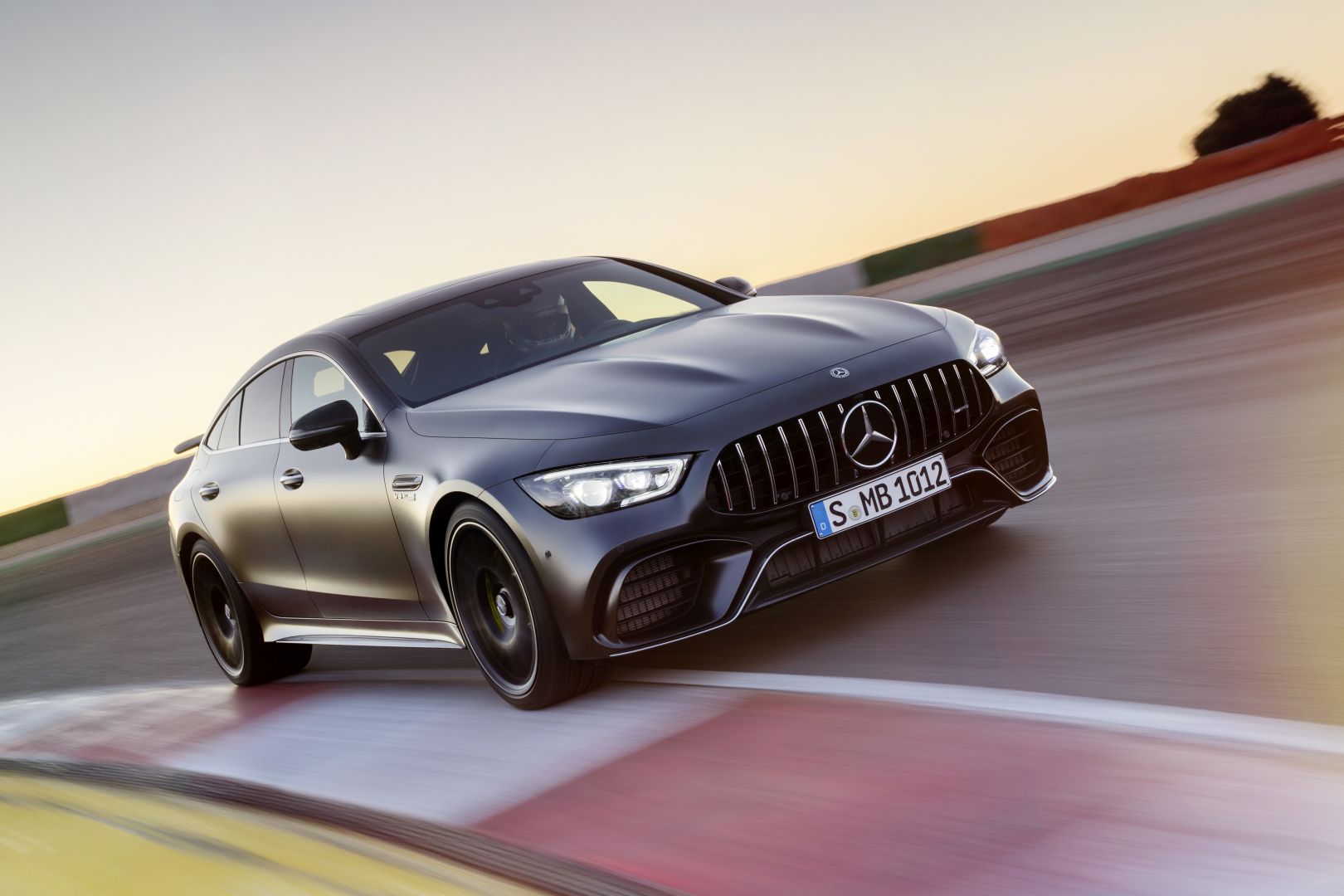Mercedes-Amg Gt 4-Door Coupe photo 4
