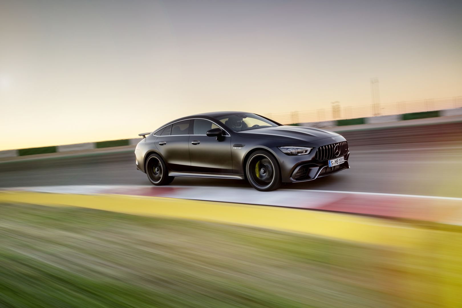Mercedes-Amg Gt 4-Door Coupe photo 5