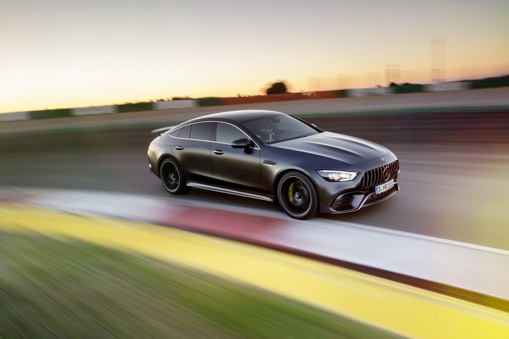 Mercedes-Amg Gt 4-Door Coupe photo 6