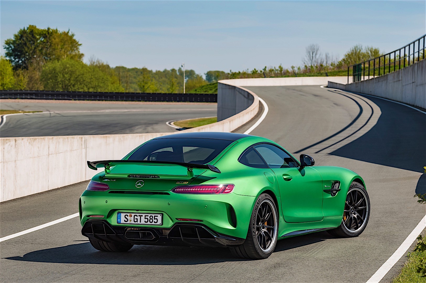 Mercedes-Amg Gt Coupe photo 28