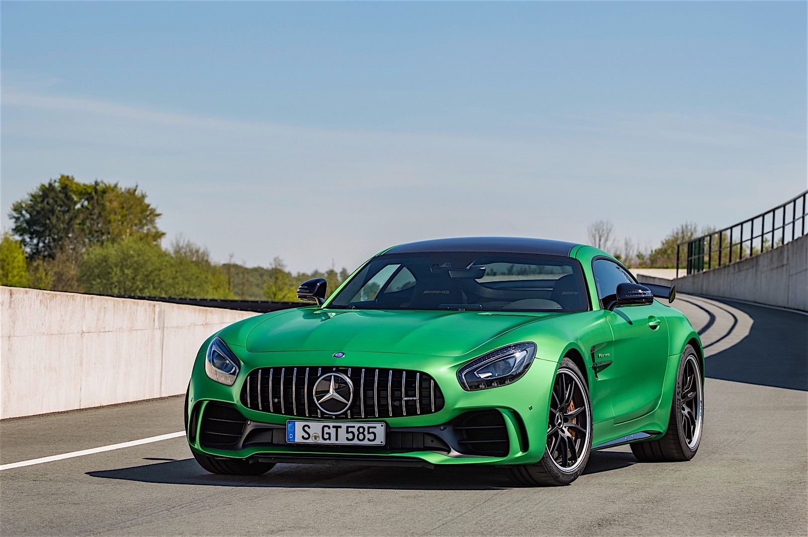 Mercedes-Amg Gt Coupe photo 31