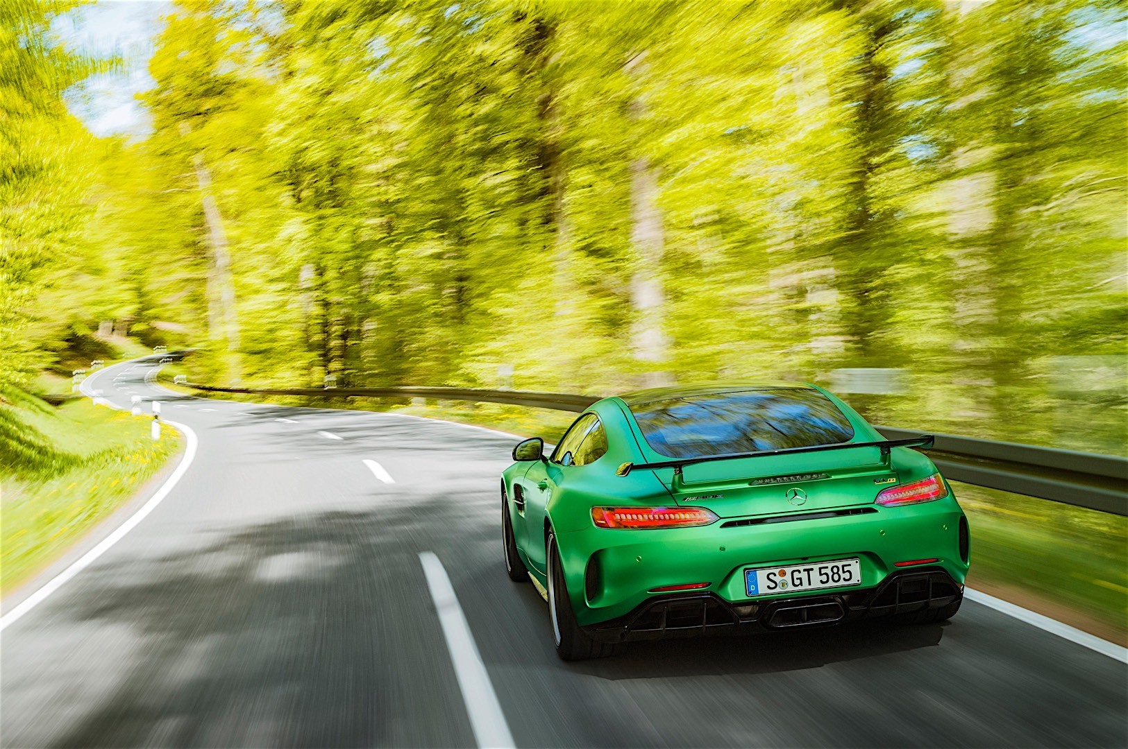 Mercedes-Amg Gt Coupe photo 32