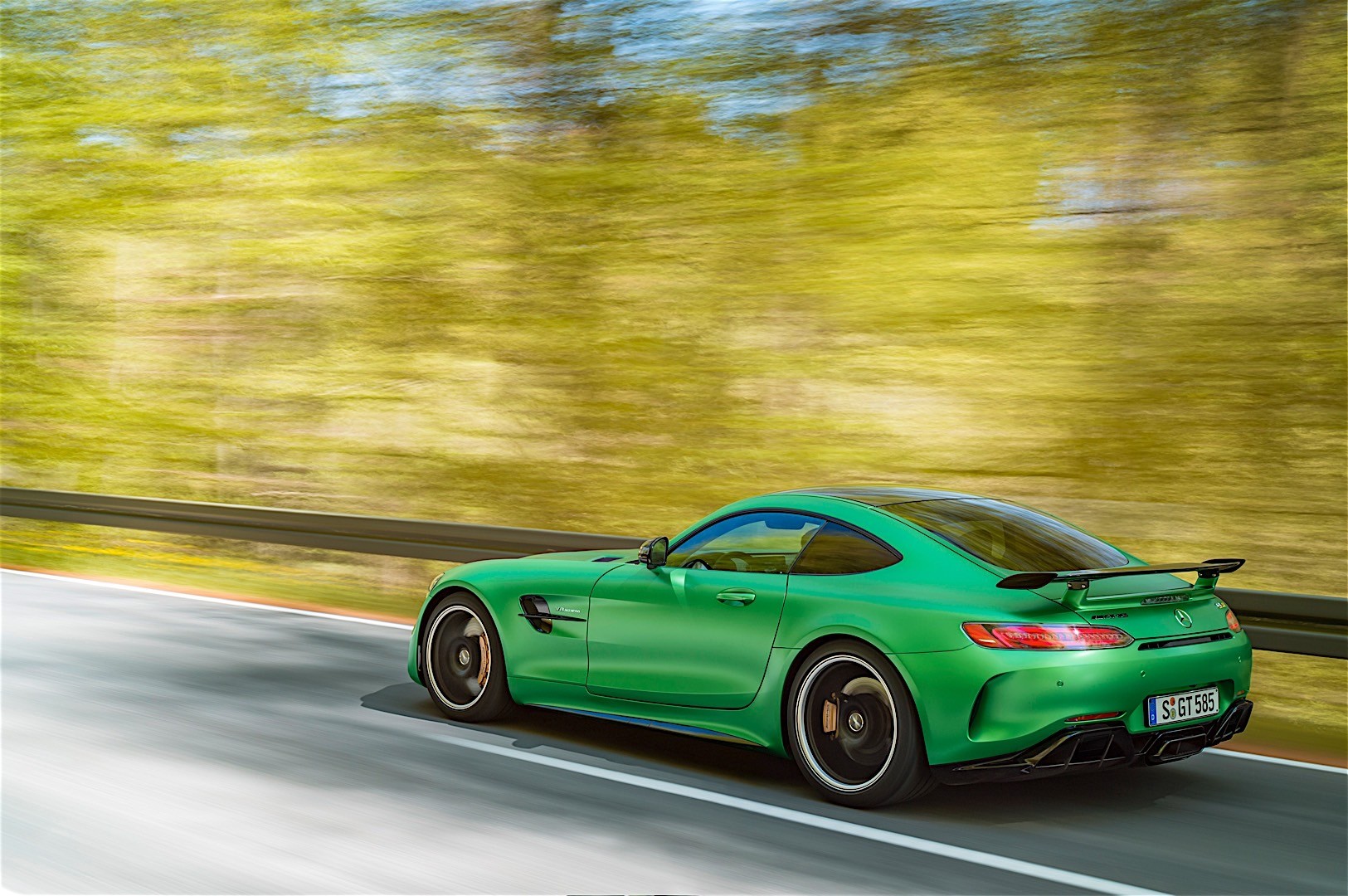 Mercedes-Amg Gt Coupe photo 33