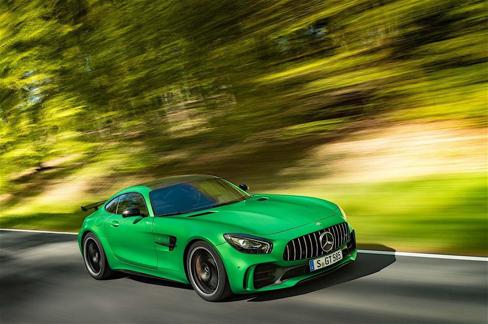 Mercedes-Amg Gt Coupe photo 35